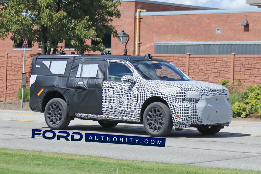 2022 Ford Maverick Images