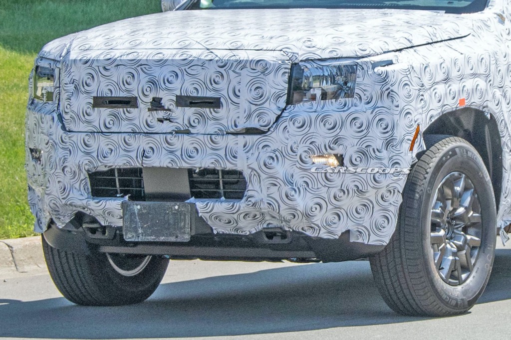 2023 Nissan Frontier Images