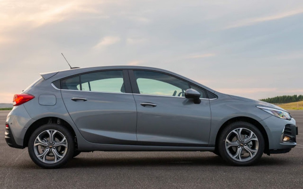 2022 Chevy Cruze Wallpaper