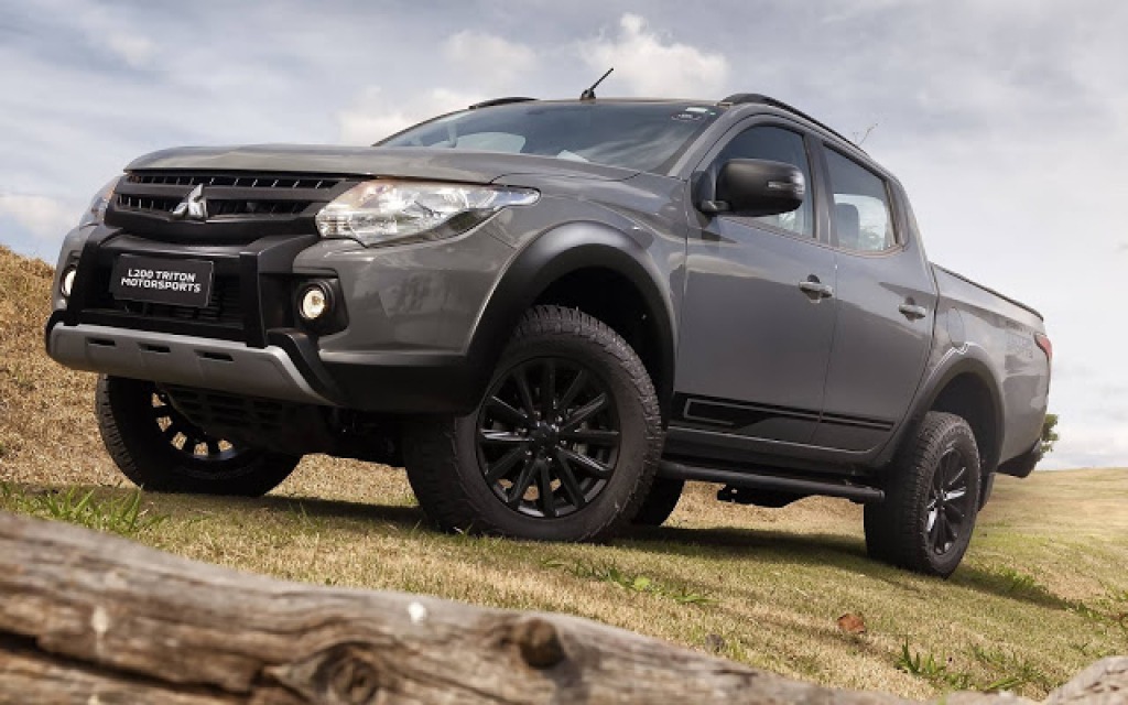 2022 Mitsubishi L200 Interior