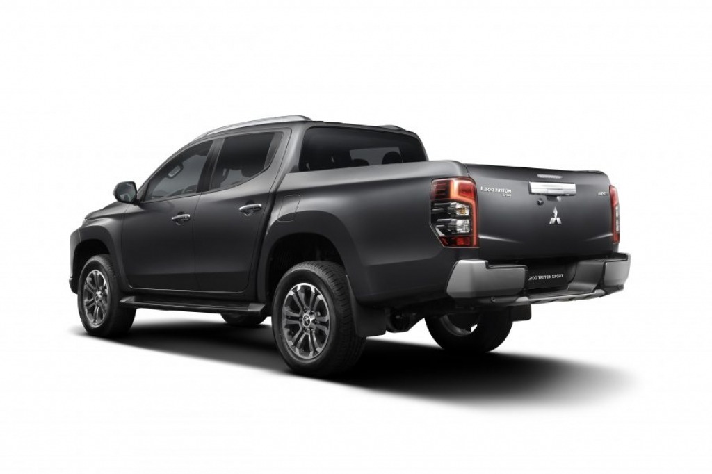 2022 Mitsubishi L200 Pictures