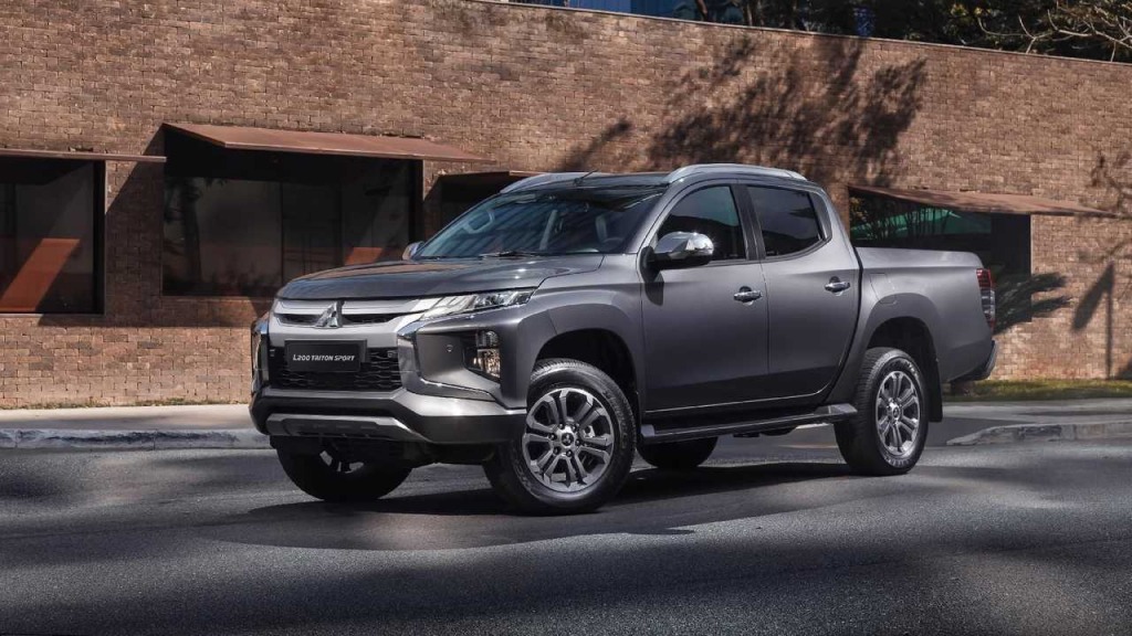 2022 Mitsubishi L200 Pictures