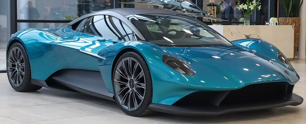 2025 Aston Martin Vanquish Concept